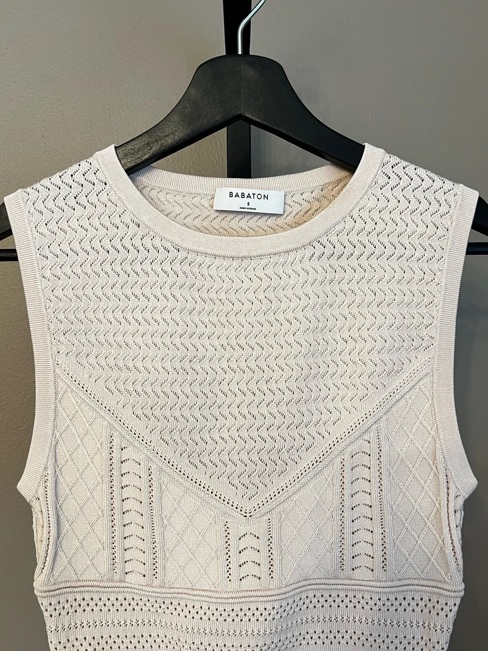 Babaton Aritzia Pointelle Knit Sleeveless Crop Top Light Shell Size Small - Picture 2 of 4